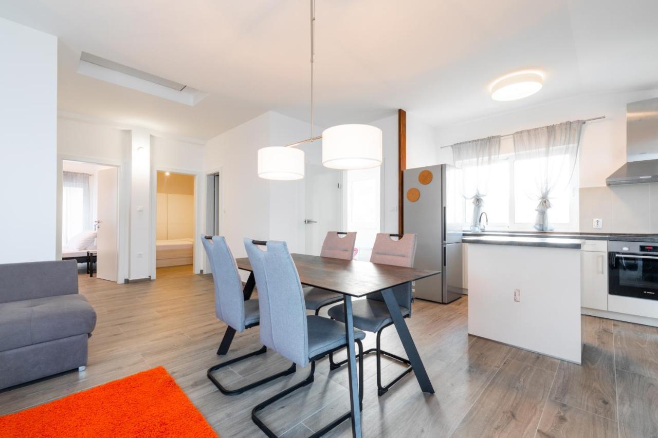 Vila Apartments Marina Blato  ภายนอก รูปภาพ