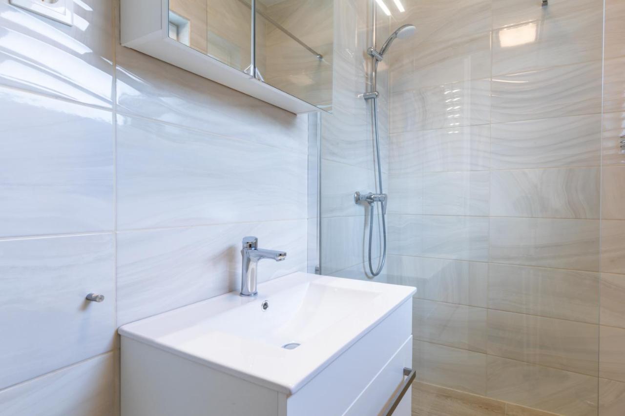 Vila Apartments Marina Blato  ภายนอก รูปภาพ